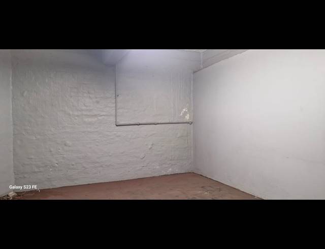 1,700M² WAREHOUSE FOR SALE IN VILLAGE MAIN